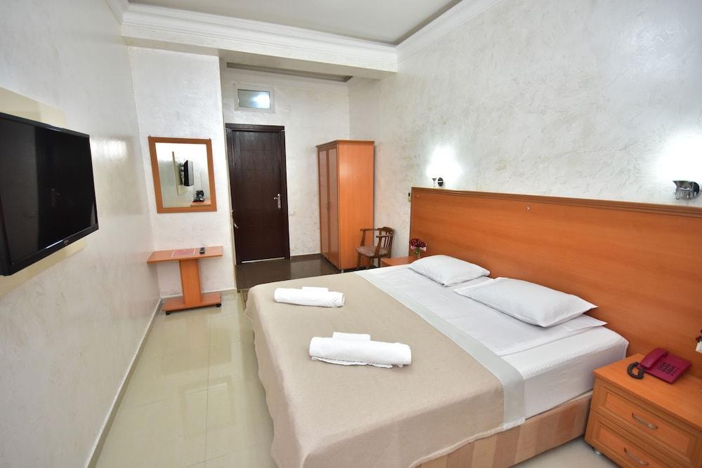 Hotel Chao Батуми Екстериор снимка