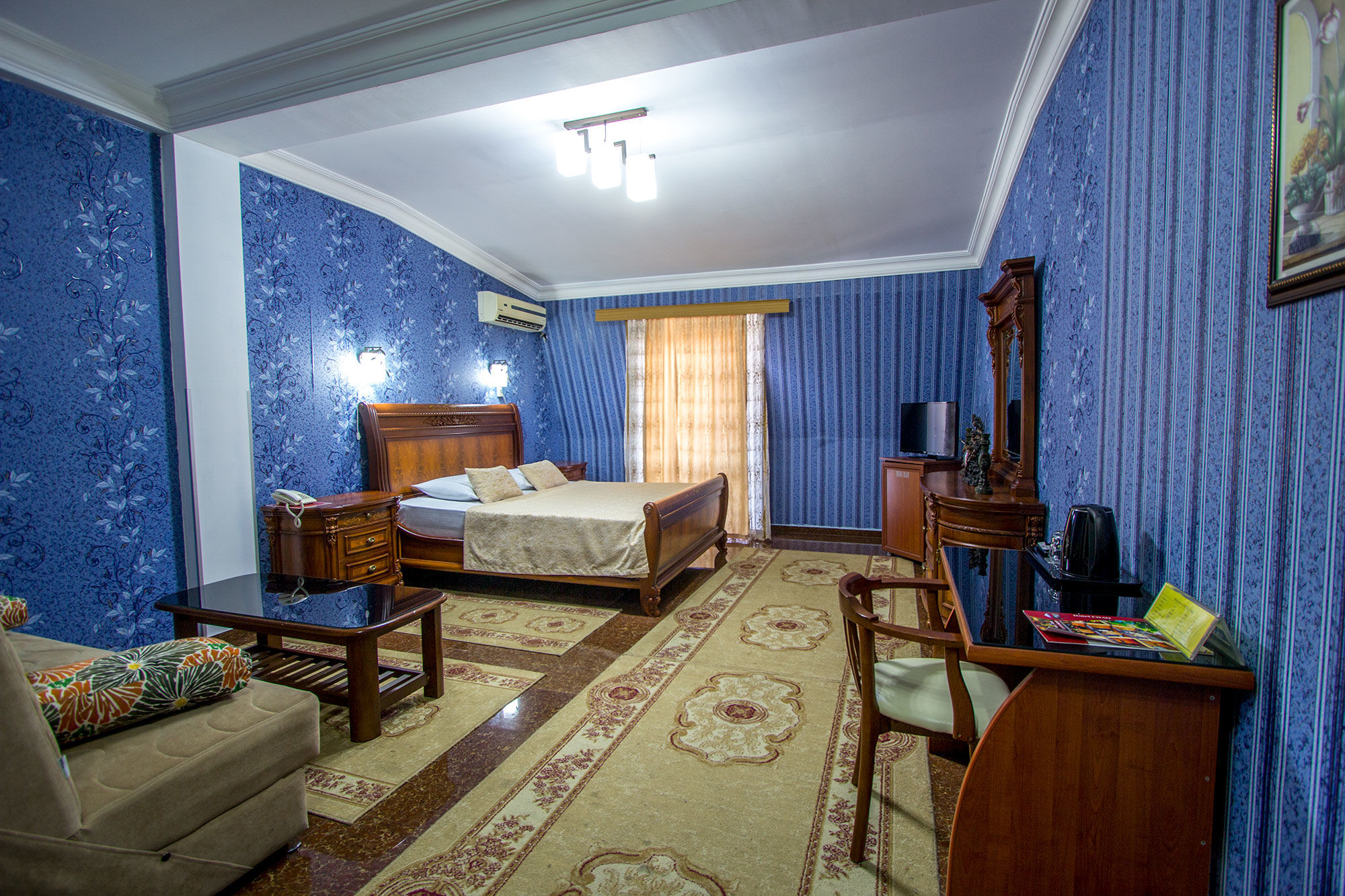 Hotel Chao Батуми Екстериор снимка