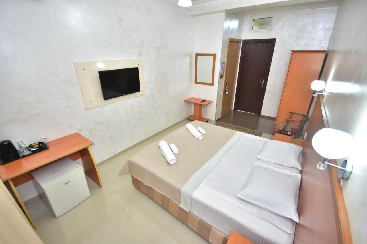 Hotel Chao Батуми Екстериор снимка