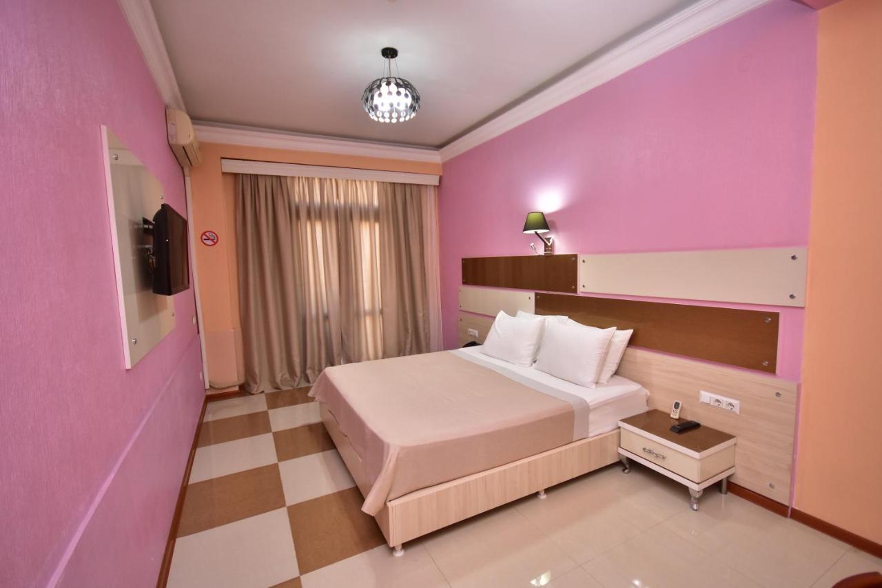 Hotel Chao Батуми Екстериор снимка