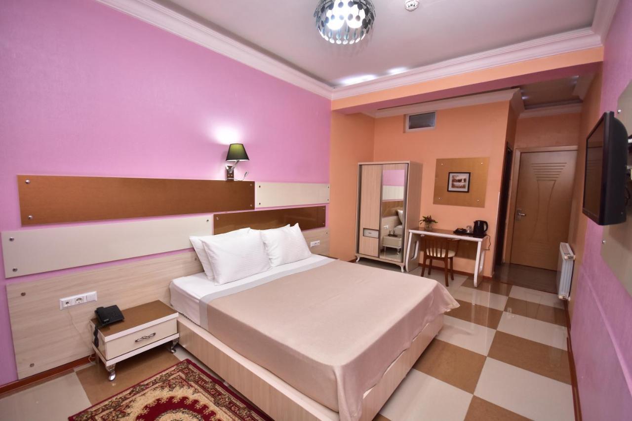 Hotel Chao Батуми Екстериор снимка