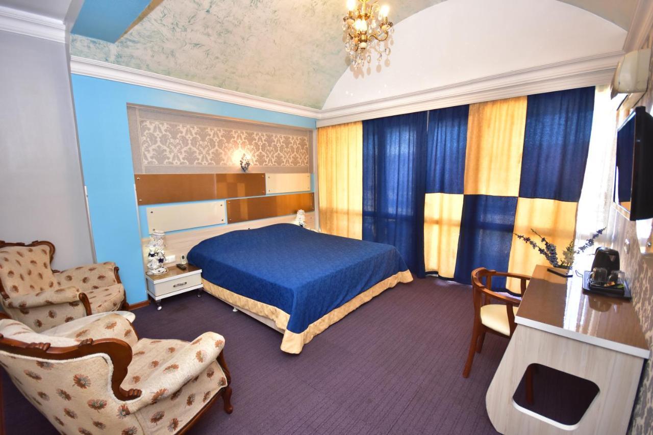Hotel Chao Батуми Екстериор снимка