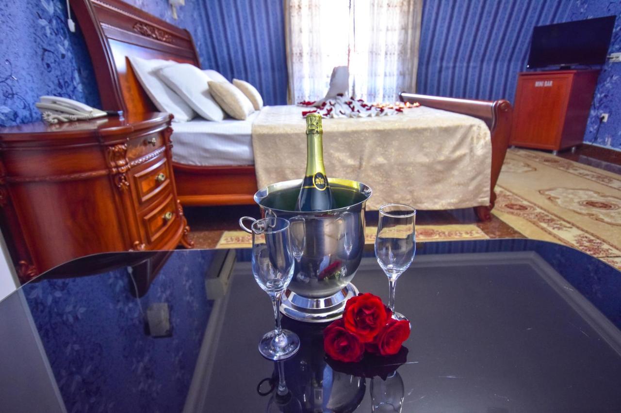 Hotel Chao Батуми Екстериор снимка