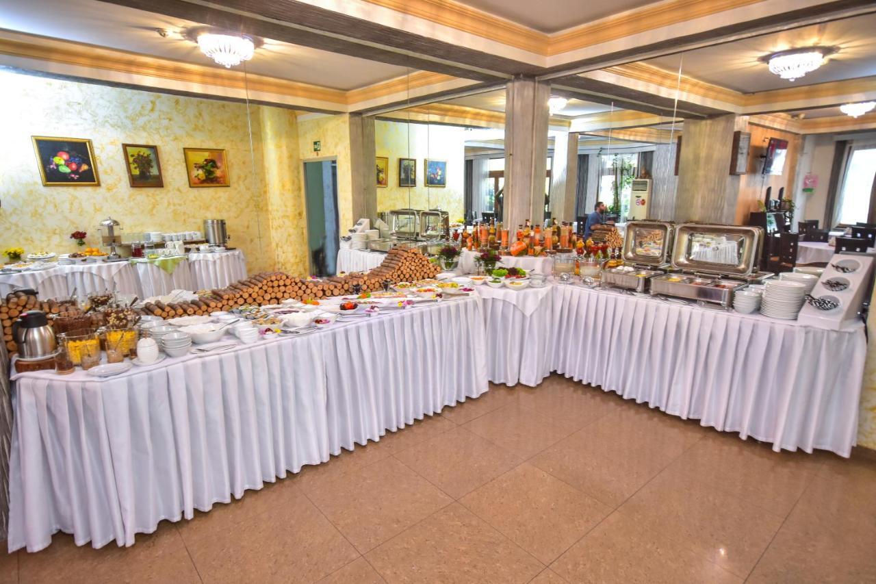 Hotel Chao Батуми Екстериор снимка
