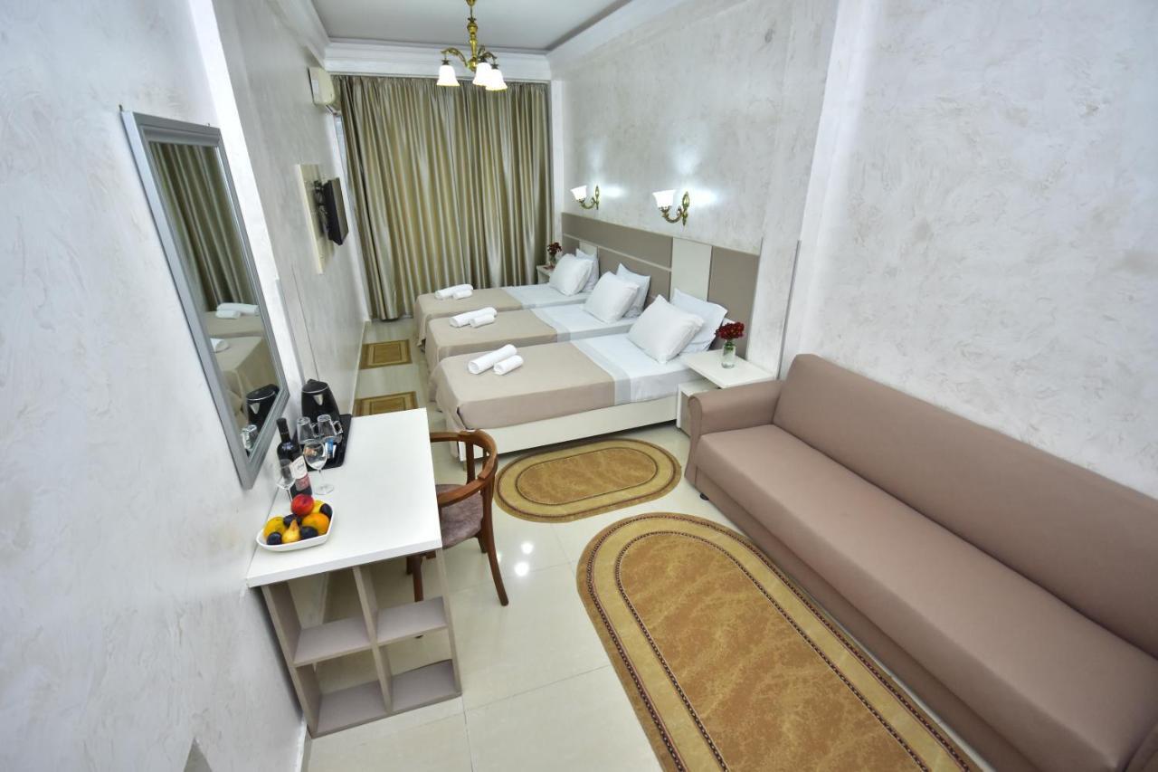 Hotel Chao Батуми Екстериор снимка