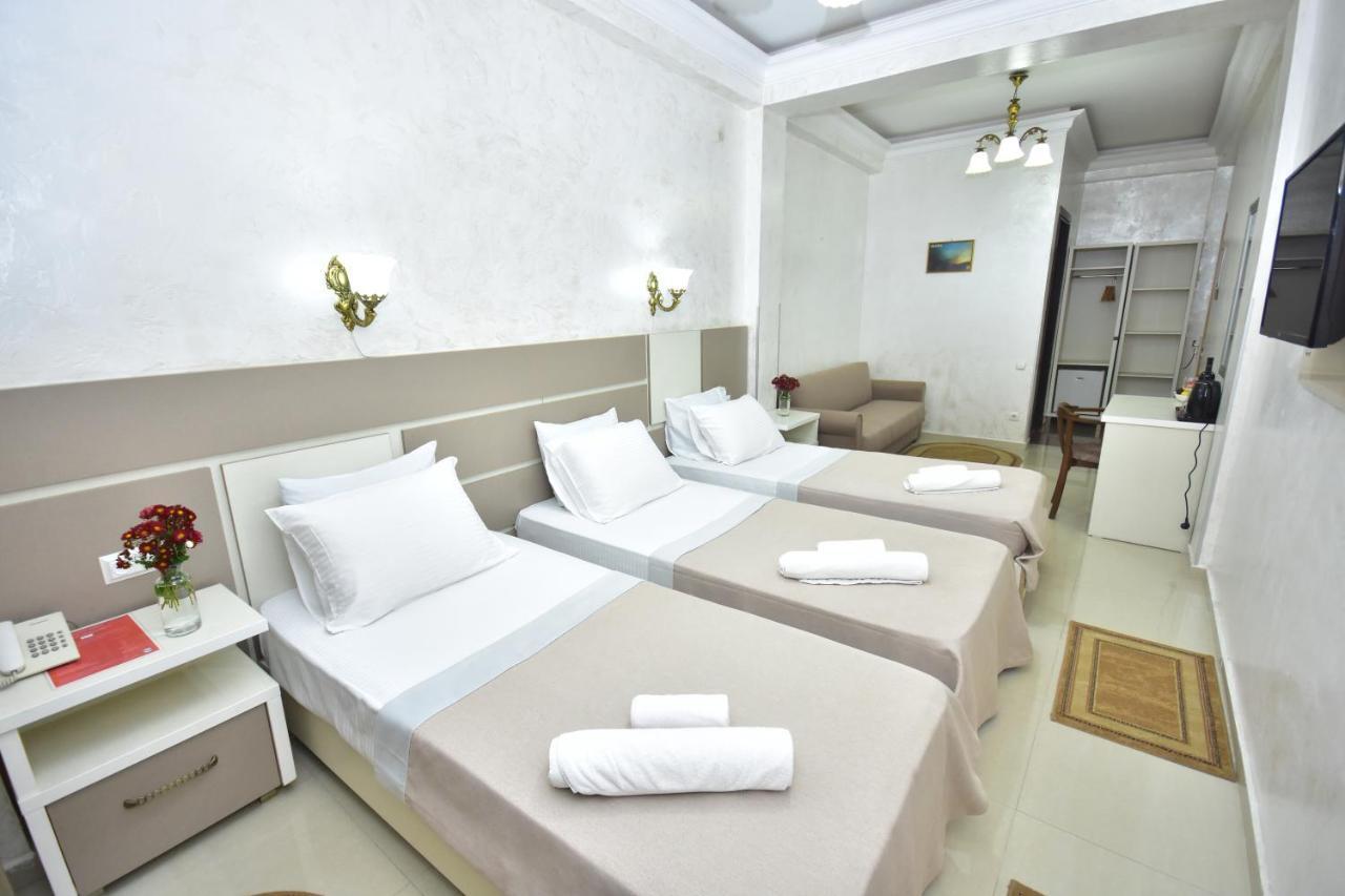 Hotel Chao Батуми Екстериор снимка