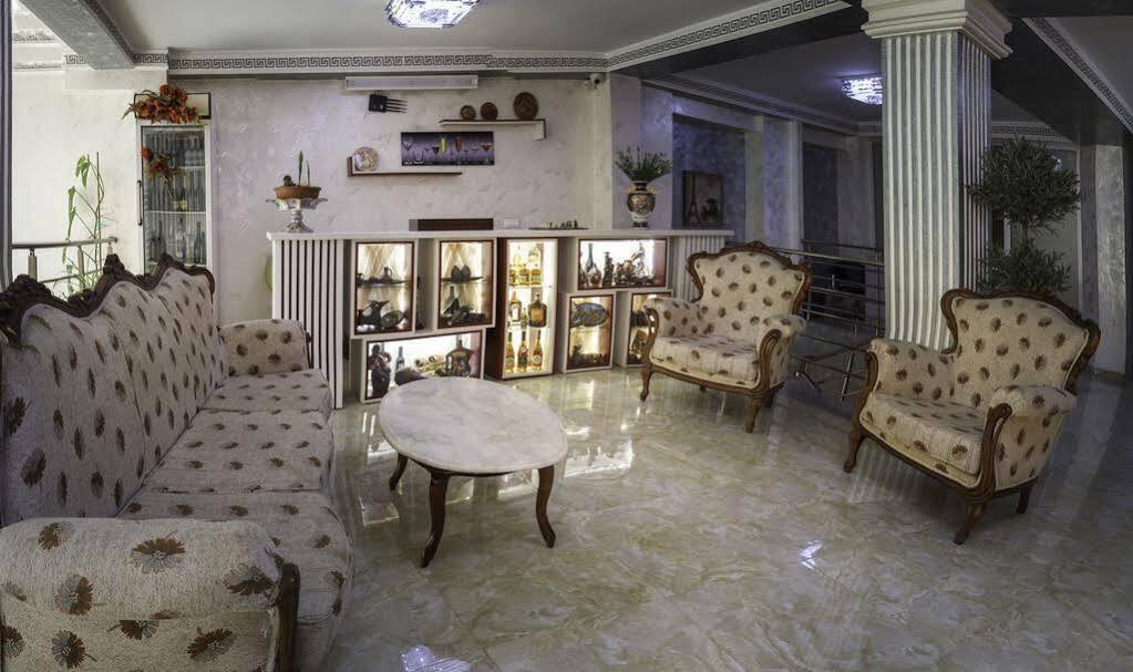 Hotel Chao Батуми Екстериор снимка