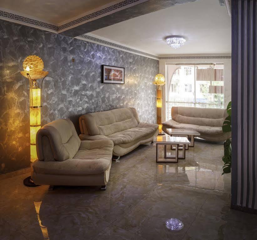 Hotel Chao Батуми Екстериор снимка