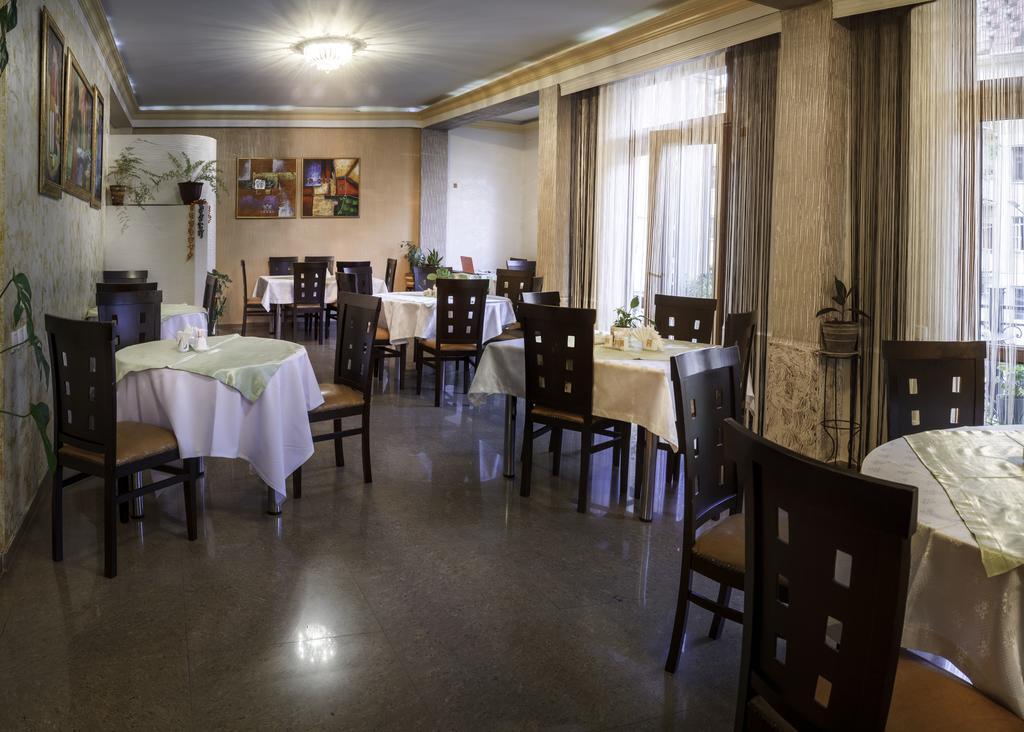 Hotel Chao Батуми Екстериор снимка